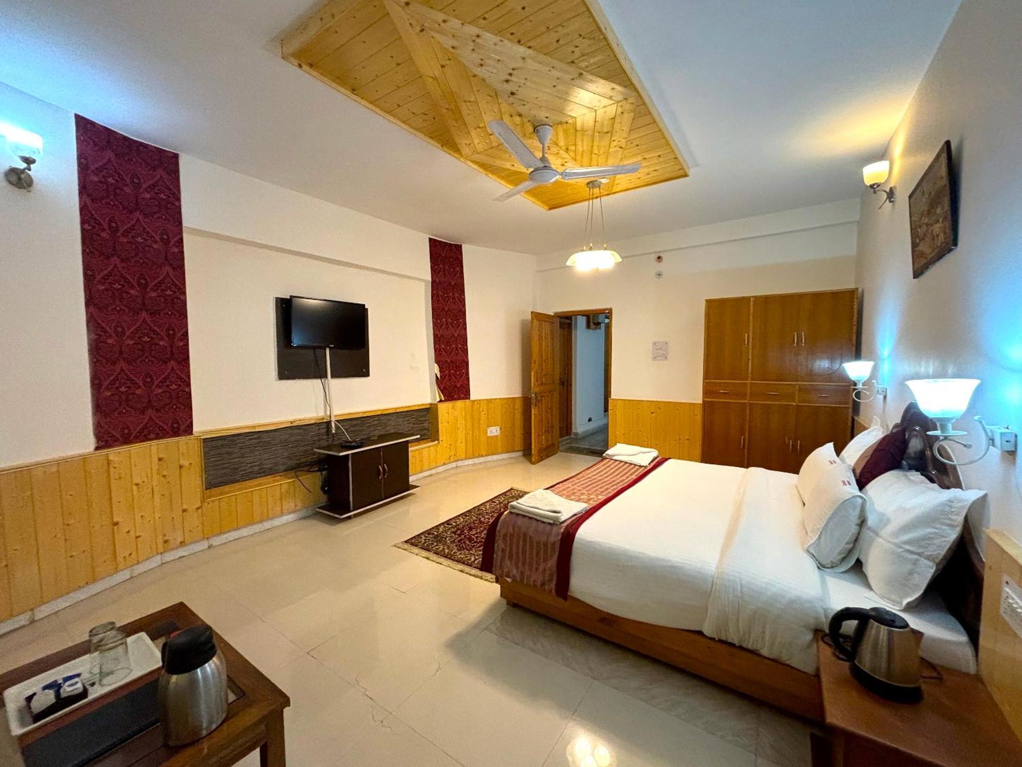 Countryside Himalayan Resort Manāli Zewnętrze zdjęcie