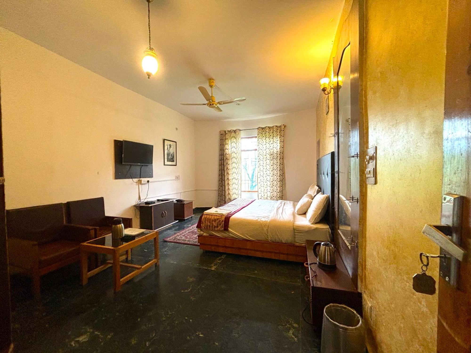 Countryside Himalayan Resort Manāli Zewnętrze zdjęcie